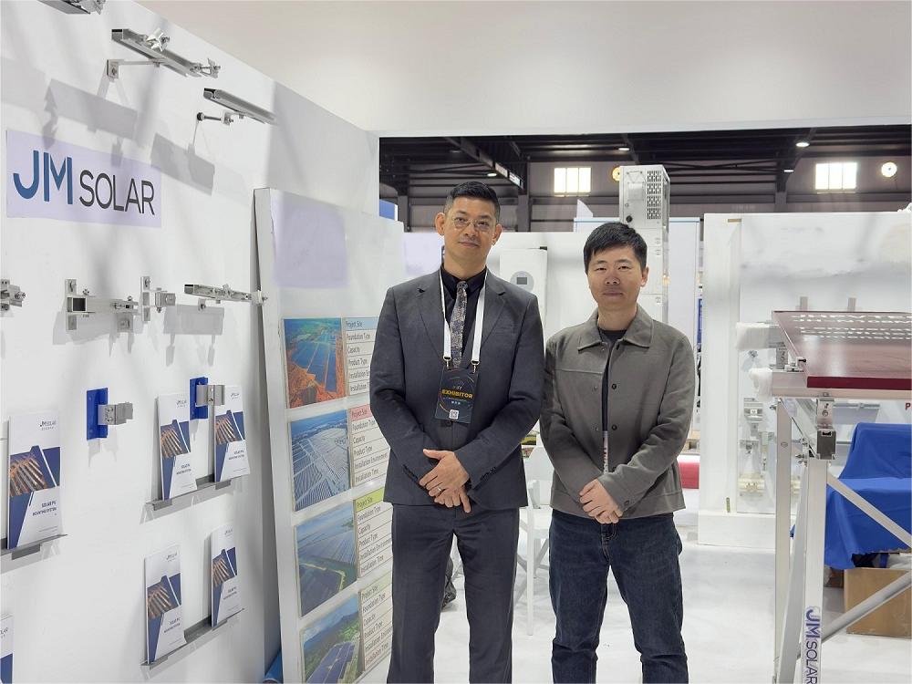 Critique d'exposition | JinMega en Irak !